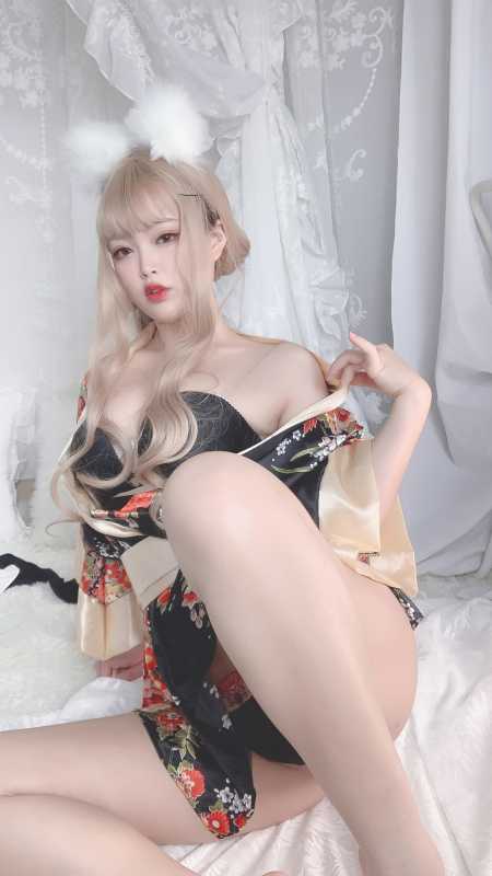 白烨 狐仙女友 [53P+10V/542M]