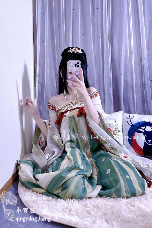 小青茗 cos唐风余小豆寇儿 [71P+1V/397M]