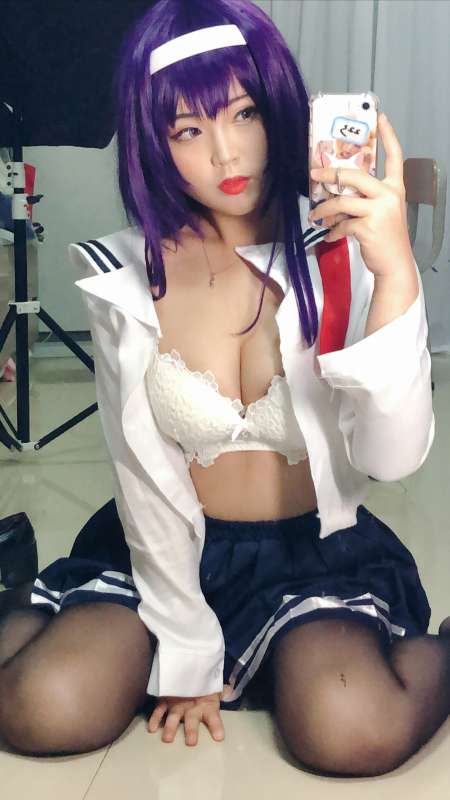 白烨 学姐校服自拍 [26V/58.5M]