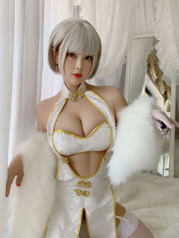 白烨 白旗袍 [40P+6V/137M]