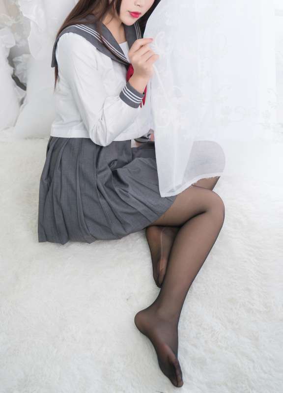 白烨 绝对足域+赠品 [76P+9V/1.47G]