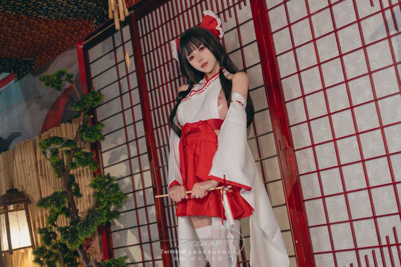 极品网红黏黏团子兔(咬人小小兔)二月订阅作 [169P+1V/2.22G]