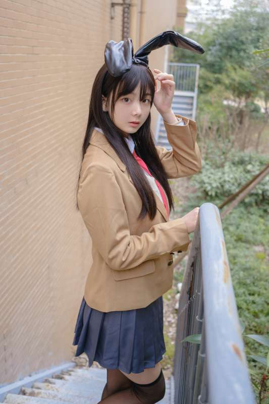 清纯系网红赤西夜夜麻衣学姐 [87P+1V/1.75G]