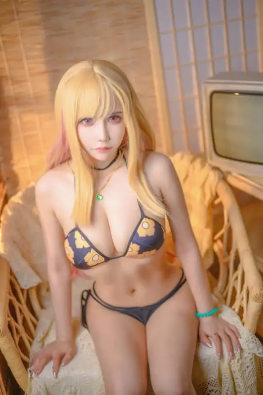 二次元妹子抱走莫子aa – 喜多川泳装 [44P+8V/1.24G]