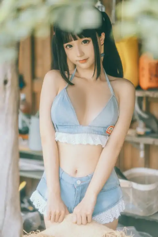 高质量coser蠢沫沫绅士版新作大巴房车和红格子两套 [248P/2.46G]