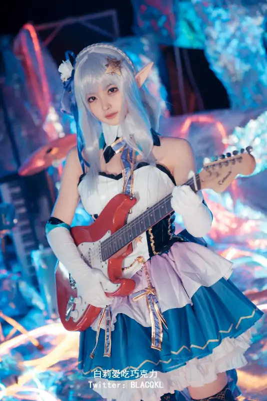 高质量coser白莉爱吃巧克力两套关小雨和爱蜜莉雅 [143P/897M]