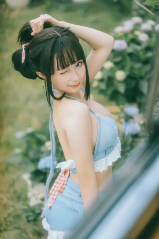 高质量coser蠢沫沫绅士版新作大巴房车和红格子两套 [248P/2.46G]
