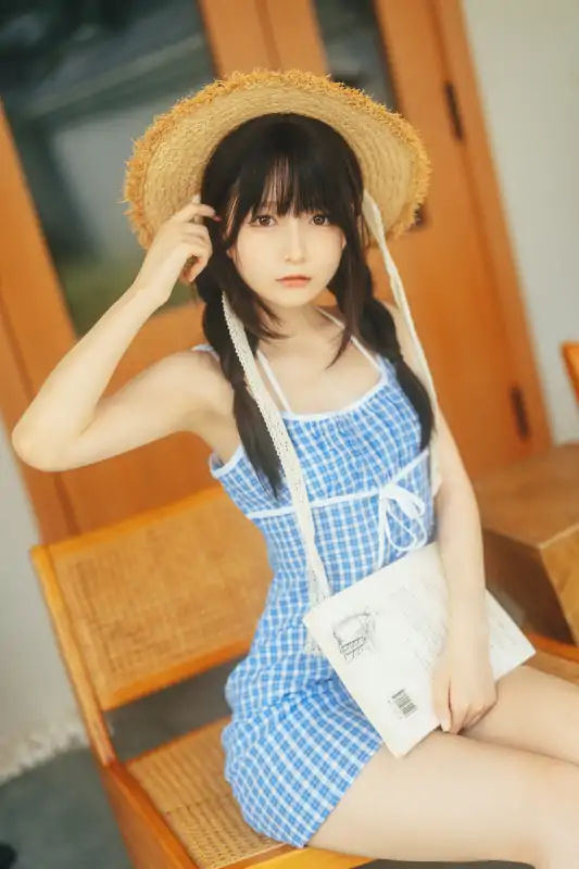 网红迷之呆梨(发条少女)Fantia九月新作合集 [225P+4V/1.43G]