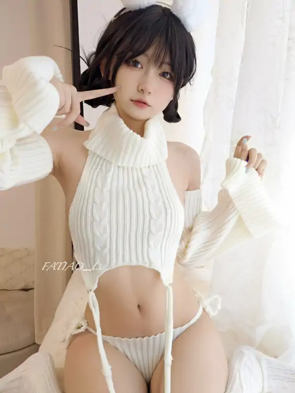 发条少女(迷之呆梨) 白色软糯兔女郎 [18P/87M]