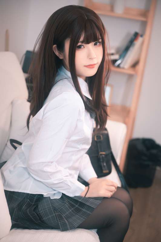 Quan冉有点饿6套合集 [249P/1.96G]