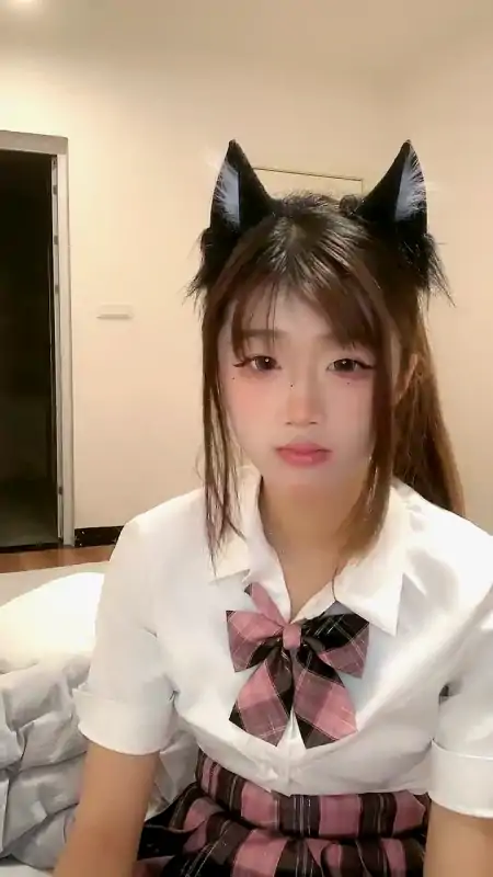 清纯系主播辣条公主佳佳舞蹈尺度合集 [9V/1.93G]