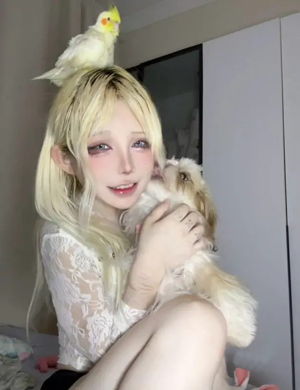 小野@lvzi_sama – [200门槛]私拍 [53P+19V/257MB]