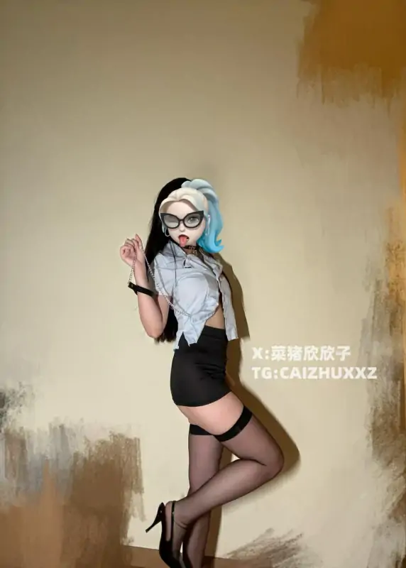 欣欣子baby – 新3更 19分钟福利 [45P+1V/1.39G]