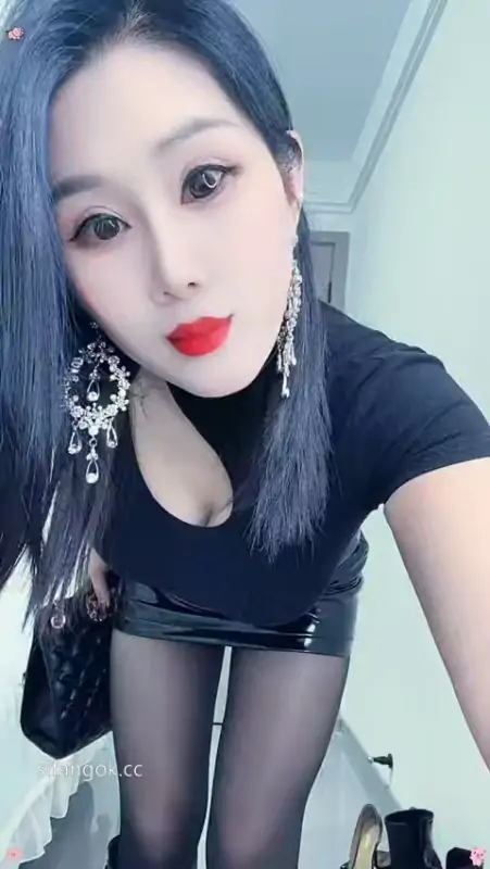 抖音快手 3位极品 小阿姨 最美小姨 爱穿女人 尺度合集 [574M]