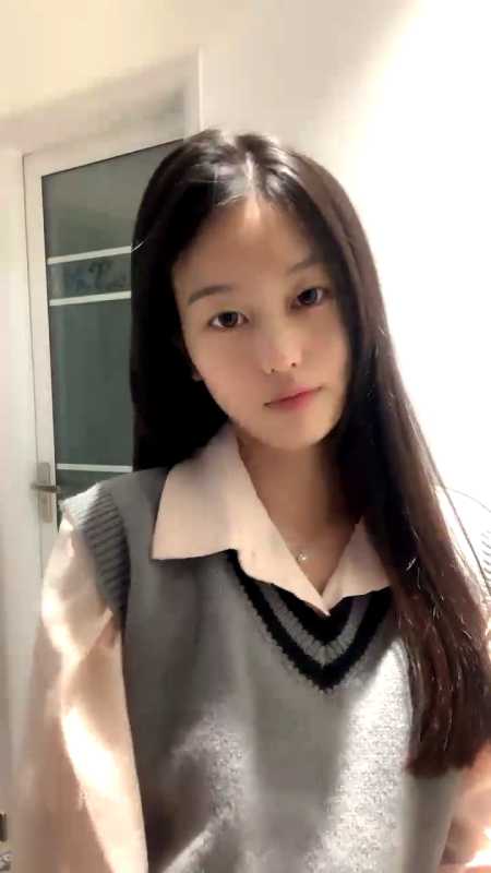 清纯温婉校花颜值女神 露儿妹妹 [3V/2.53G]