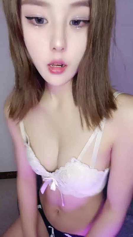 极品颜值长腿女神 笑笑111 [2V/2.75G]