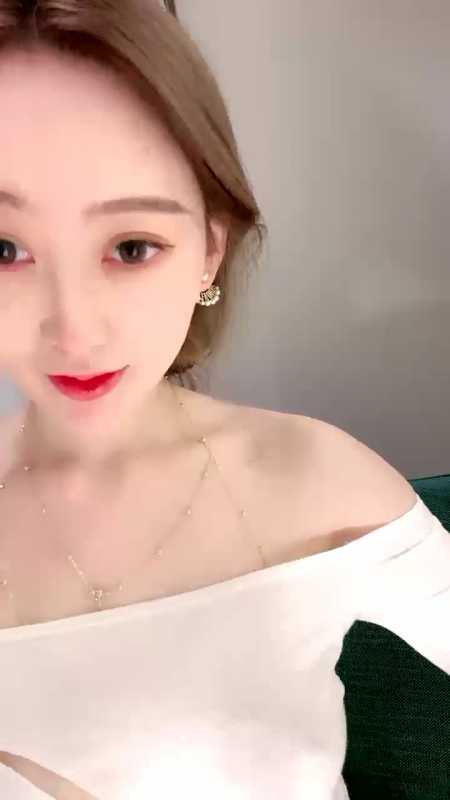 顶级身材颜值女神 NeiNei呀小魔仙 [4V/2.4G]