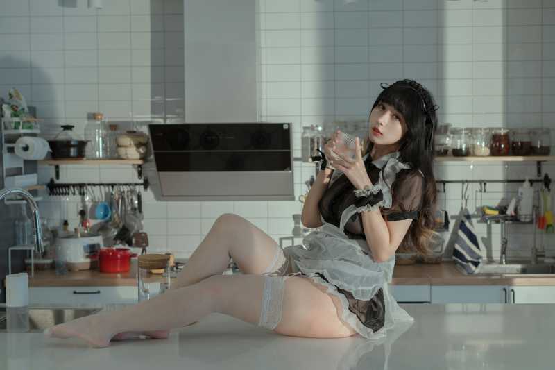 云溪溪 奶桃女仆 [40P+8V/603M]