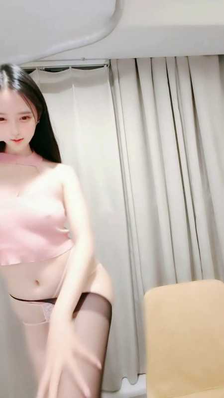 颜值天花板粉的一塌糊涂的女神 耳朵困了 [7V/1.84G]
