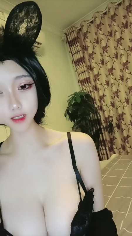 超白皙颜值女神 奥利奥 终于突破自我了 [3V/3.2G]