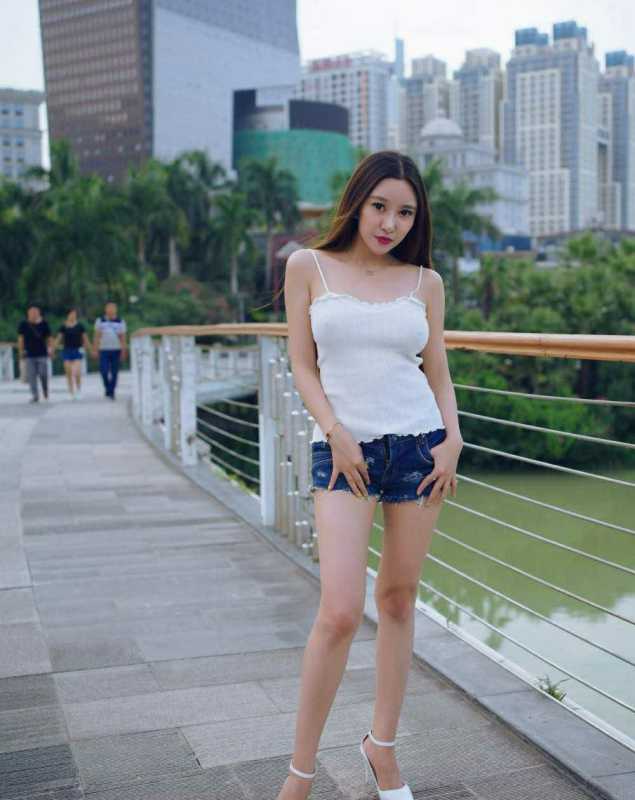 李梓熙 - 福利秀合集 [21V/11G]