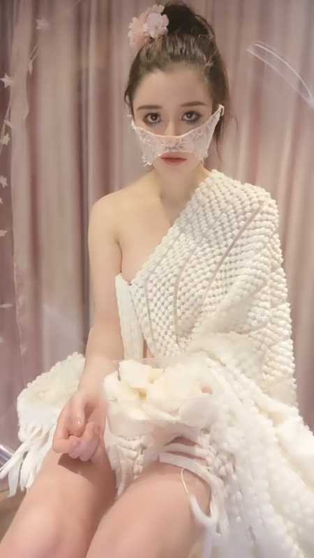 网红脸女神 身材不要太好 找来土豪粉丝多场 [10V/6.4G]