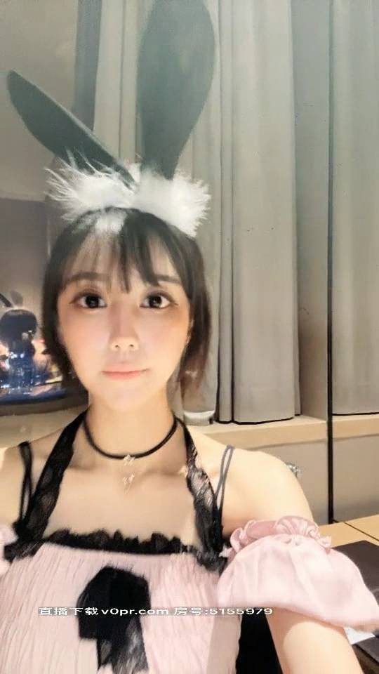 高颜值美女 新人试镜 多天收费房福利合集 [21V/22G]