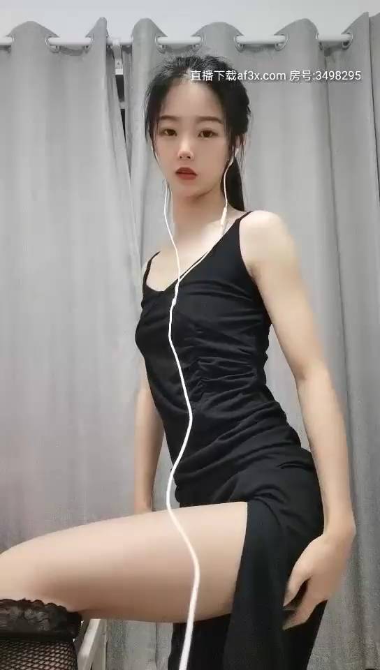 极品苗条妹子女主播粘黏黏(琳MM)尺度秀 [2V/2.7G]
