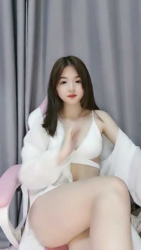 肤白貌美超可爱漂亮的萌妹子 静静 [4V/3.67G]