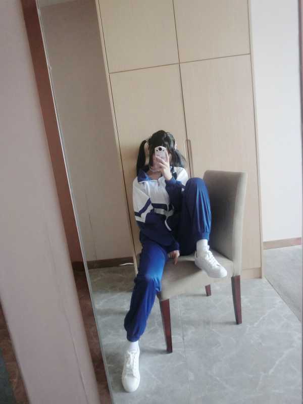 赛高酱 - 蓝色校服 [152P+4V/137MB]