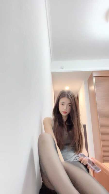 极品长腿甜美可爱美女 芝士酱香饼 [1V/1.38G]