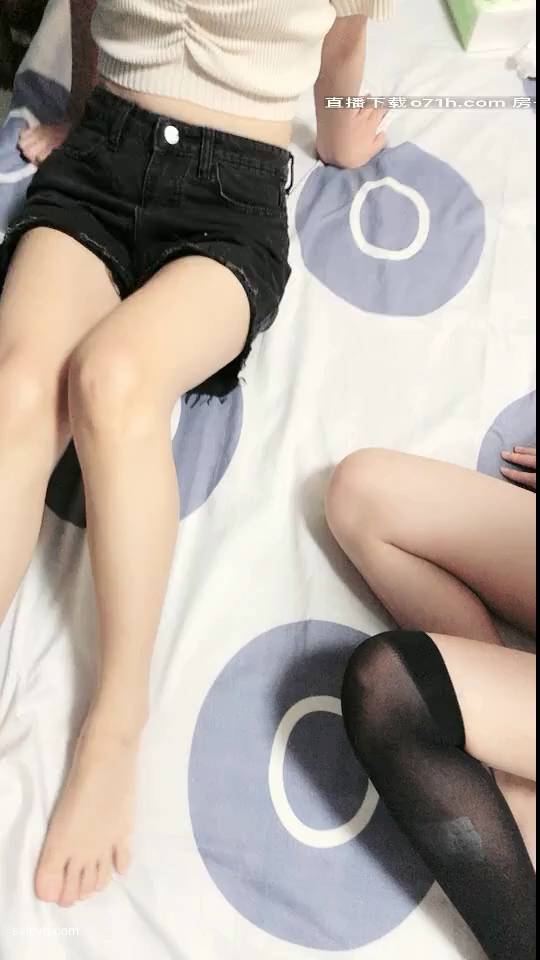 气质美女主播 小月月 17天直播收费房 福利合集 [32V/10.1G]