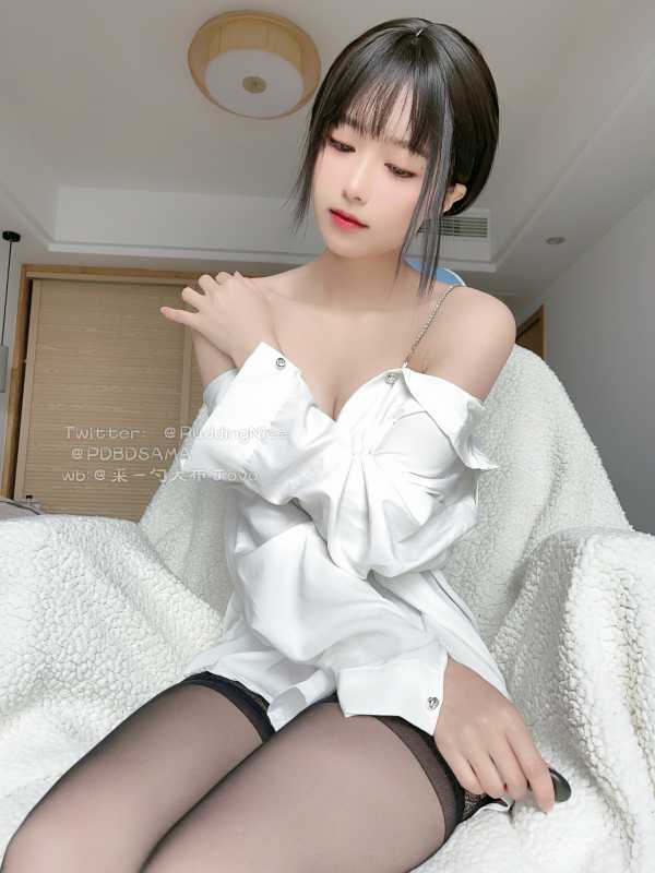 布丁大法 黑丝蜜桃+衬衫吊带黑丝 [39P+1V/324M]