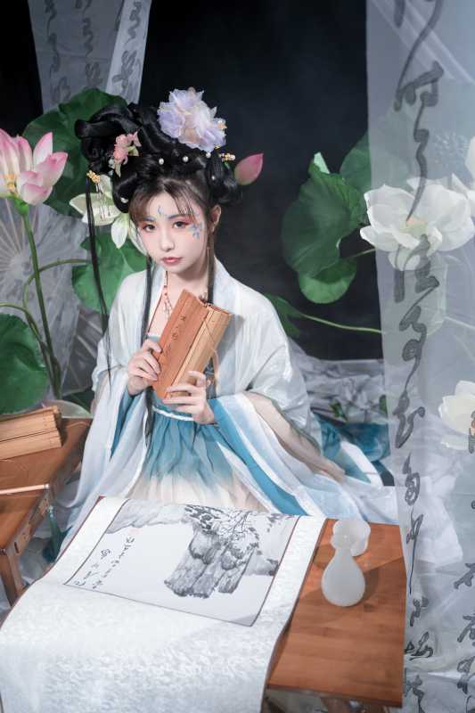 爆机少女喵小吉 月华清 [75P+2V/1.12G]