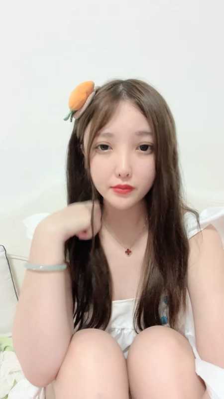 身材极品颜值超高白皙的萌妹子 小一可 (小奕可) 10小时合集 [10V/4.8G]
