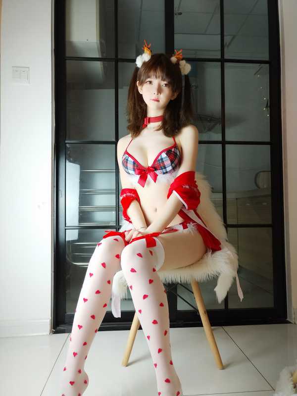 一小央泽 - 圣诞特辑鹿与兔 [81P+5V/584MB]