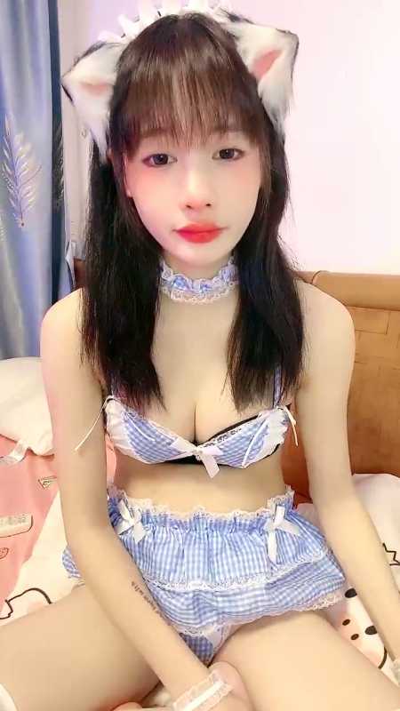 可爱又不失性感的长腿蜜桃臀女神 软绵绵呀 [7V/2.68G]