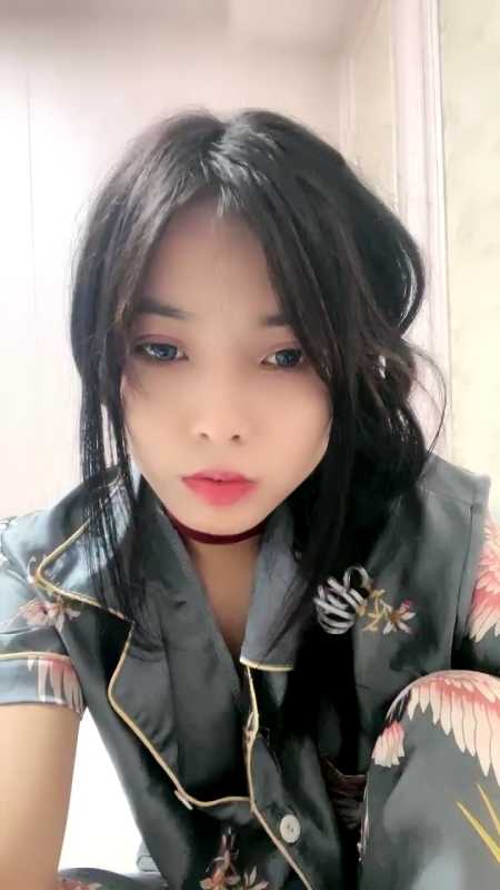 颜值身材都极好的妹子闺蜜两人秀 萝莉与少御 [9V/2.15G]