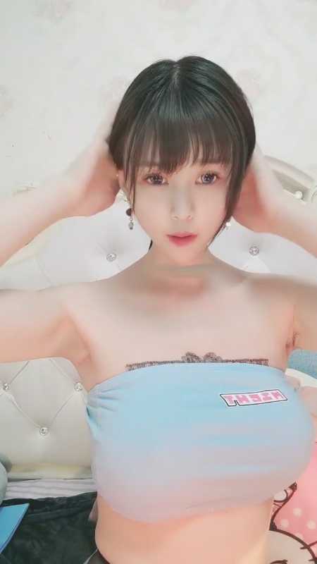 美爆了的极品女神主播 桃奶 [3V/3.53G]