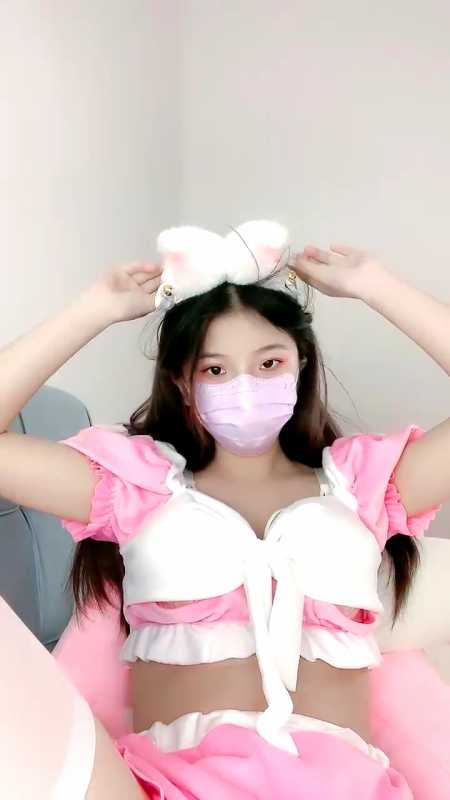 充满了少女的气息的超极品学妹 糖炒栗子 [2V/2.84G]