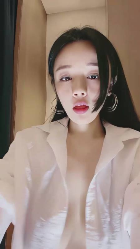 超高颜值九头身女神主播 南贝贝 视频 [6V/12.8G]
