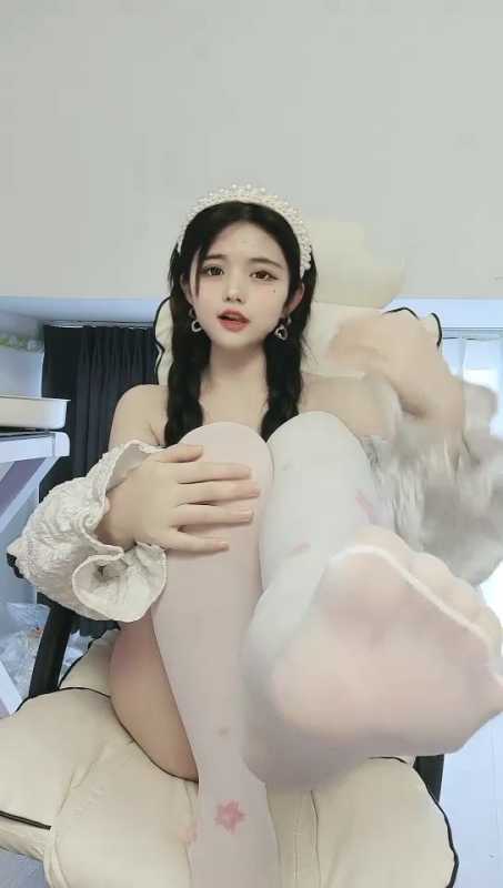 超高颜值的绿播女神 美妍 终于开秀了 肤白貌美大眼睛超迷人 [4V/9.78G]