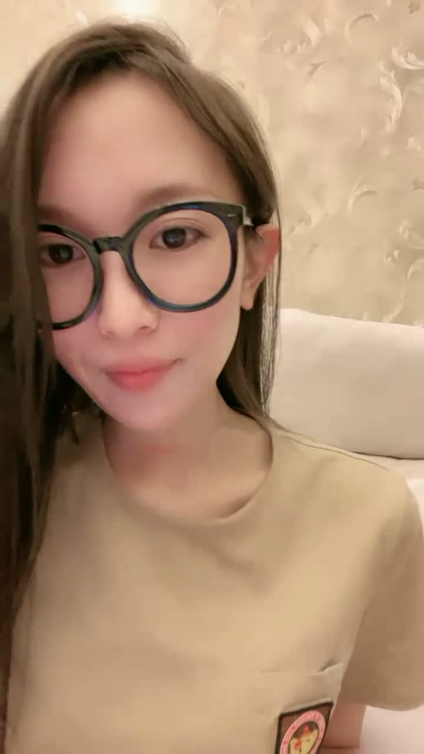 校花型甜美眼镜女神 白云甜 [7V/3.22G]