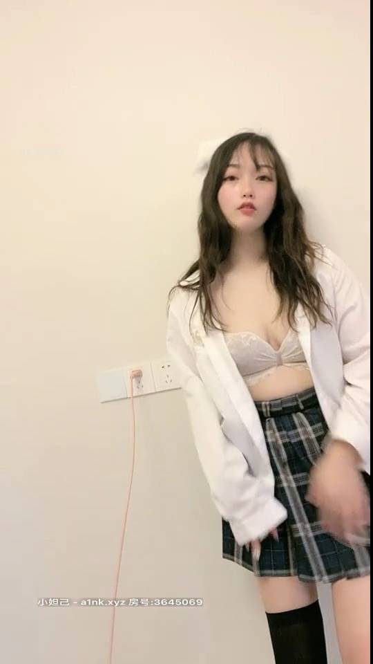清纯可爱主播 是小樱子呀 女仆装计时房 [6V/2.65G]