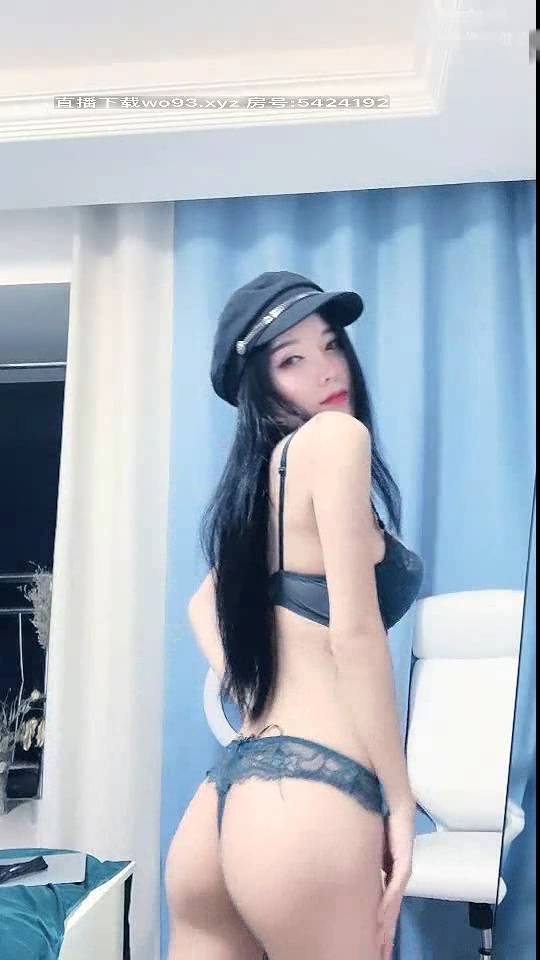 主播 奔波儿霸(是你的啵啵吖) 直播福利全套合集 [107V/53G]