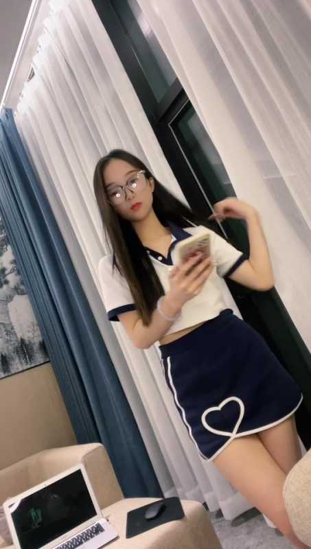 超高颜值甜美校花女神 牧夏 首次近距离特写 [4V/3.23G]