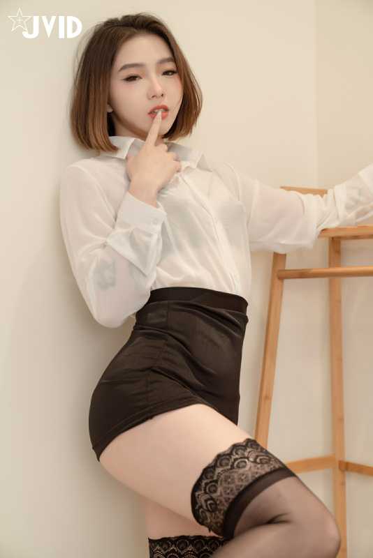 雅捷x裘伊 两个女白领下班喝酒回家 [150P+1V/516M]