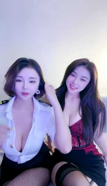 双绝色女神回归双倍快乐 简i和短发屁 [1V/912M]