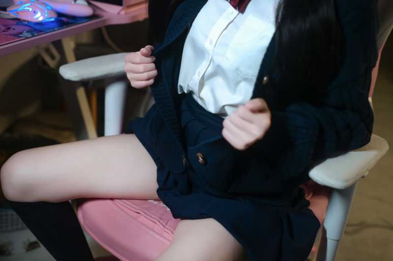 鹿八岁 电竞少女 [120P+1V/2.88G]