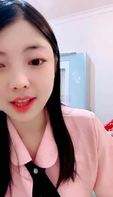 穿衬衫系着蝴蝶结的超清纯学妹 哎哟团团 [2V/1.91G]
